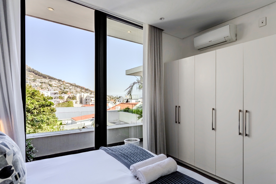 3 Bedroom Property for Sale in Sea Point Western Cape